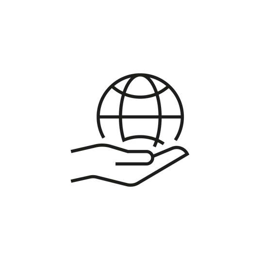 Illustration mit einer Hand und einem Globus in der Hand. Es soll das Thema Nachhaltigkeit symbolisieren.