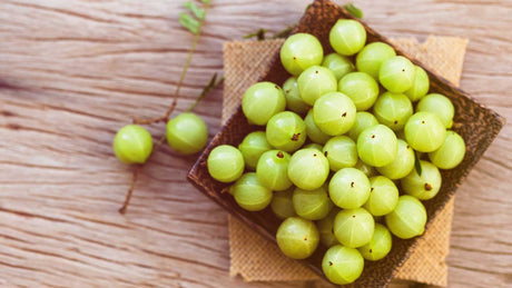 Amlabeeren in einer Schale