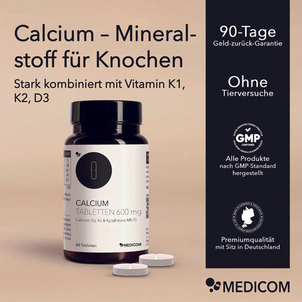 Produktinformationen Calcium Tabletten 600 mg von Medicom mit der Produktdose und zwei Tabletten im Vordergrund. Calcium – essentieller Mineralstoff für Knochen kombiniert mit Vitamin K1, K2, D3 und Auflistung der Qualitätssiegel und Zertifikate von Medicom