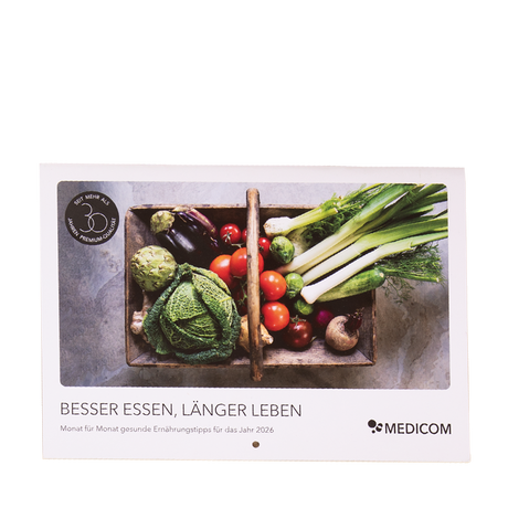 Der Medicom Gesundheits-Kalender von 2026 mit dem Thema "Besser essen, länger leben". Monat für Monat gesunde Ernährungstipps für das Jahr 2026