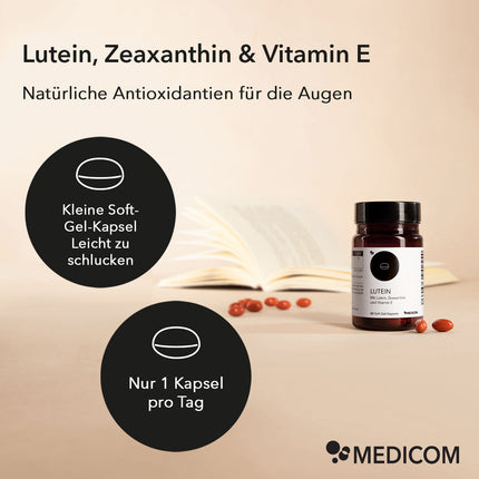 Produktinformationen zu Lutein mit folgendem Text:
Lutein, Zeaxanthin &
Vitamin E
Natürliche Antioxidantien für die Augen
Bubble 1:
Kleine Soft-Gel-Kapsel
Leicht zu schlucken
Bubble 2:
Nur 1 Kapsel
pro Tag
Rechts im Bild: Produktdose von Lutein, zwei Kapseln und ein Buch im Hintergrund