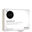 Die Produktverpackung von Magnesium Brausetabletten 200 mg von Medicom mit einer Brausetablette im Vordergrund