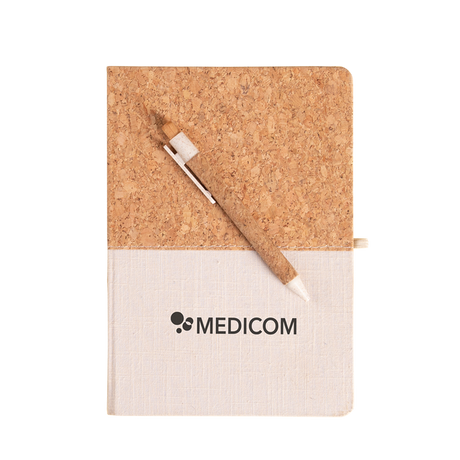 Das Notizbuch von Medicom aus Naturkork und aus Baumwolle mit passendem Kugelschreiber. Schreiben Sie gesunde und wertvolle Gedanken direkt auf.