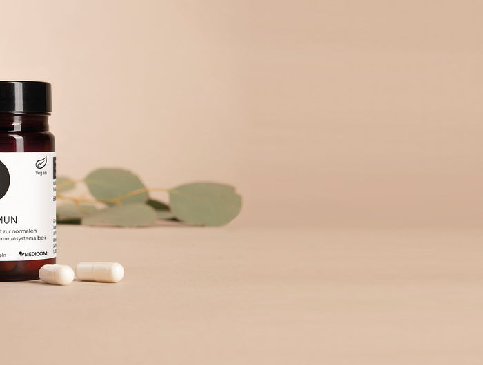 Die Produktdose von ProImmun mit Vitamin C und Bakterienkulturen