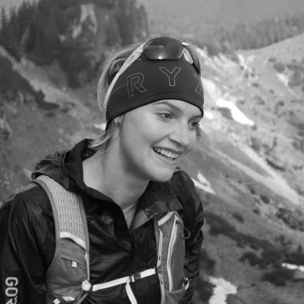 Sandra Mastropietro - Gastautorin im Medicom Blog, Ultraläuferin in Sportkleidug und Sonnenbrille