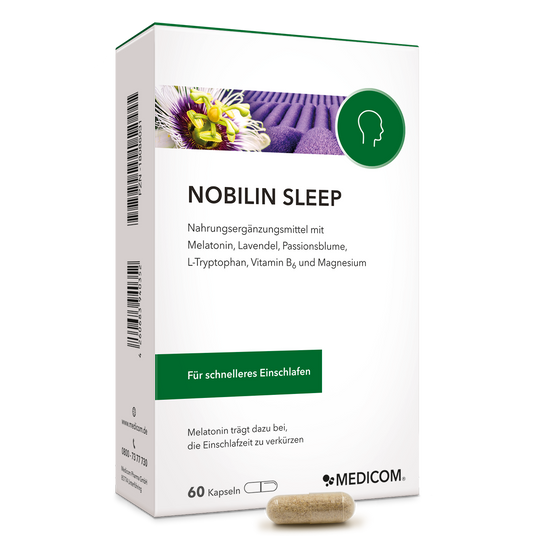 Box of Nobilin Entspannungs-Kombi capsules with one capsule in front; this product combines melatonin and herbal ingredients to provide effective sleep support with Pflanzenkraft für Schlaf.