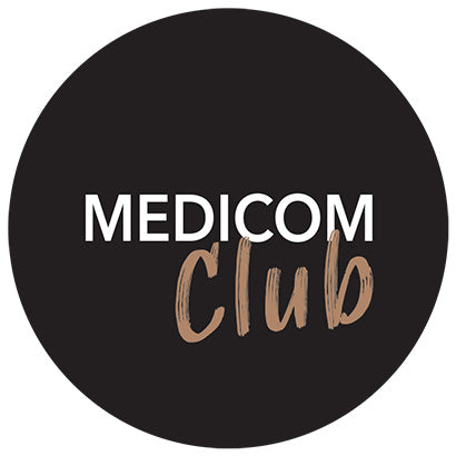 Schwarzer Störer mit dem Logo des Medicom Club. Medicom ist in weiß geschrieben und Club in gold