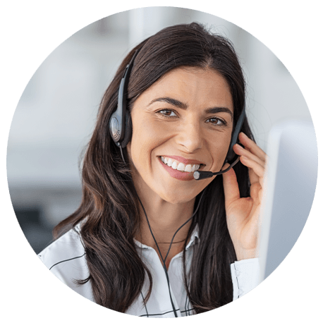 Frau mit Kopfhörerset aus dem Kunden dienst von Medicom